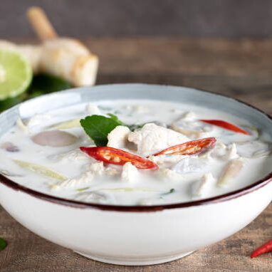 Coconut soup (Tom kha)